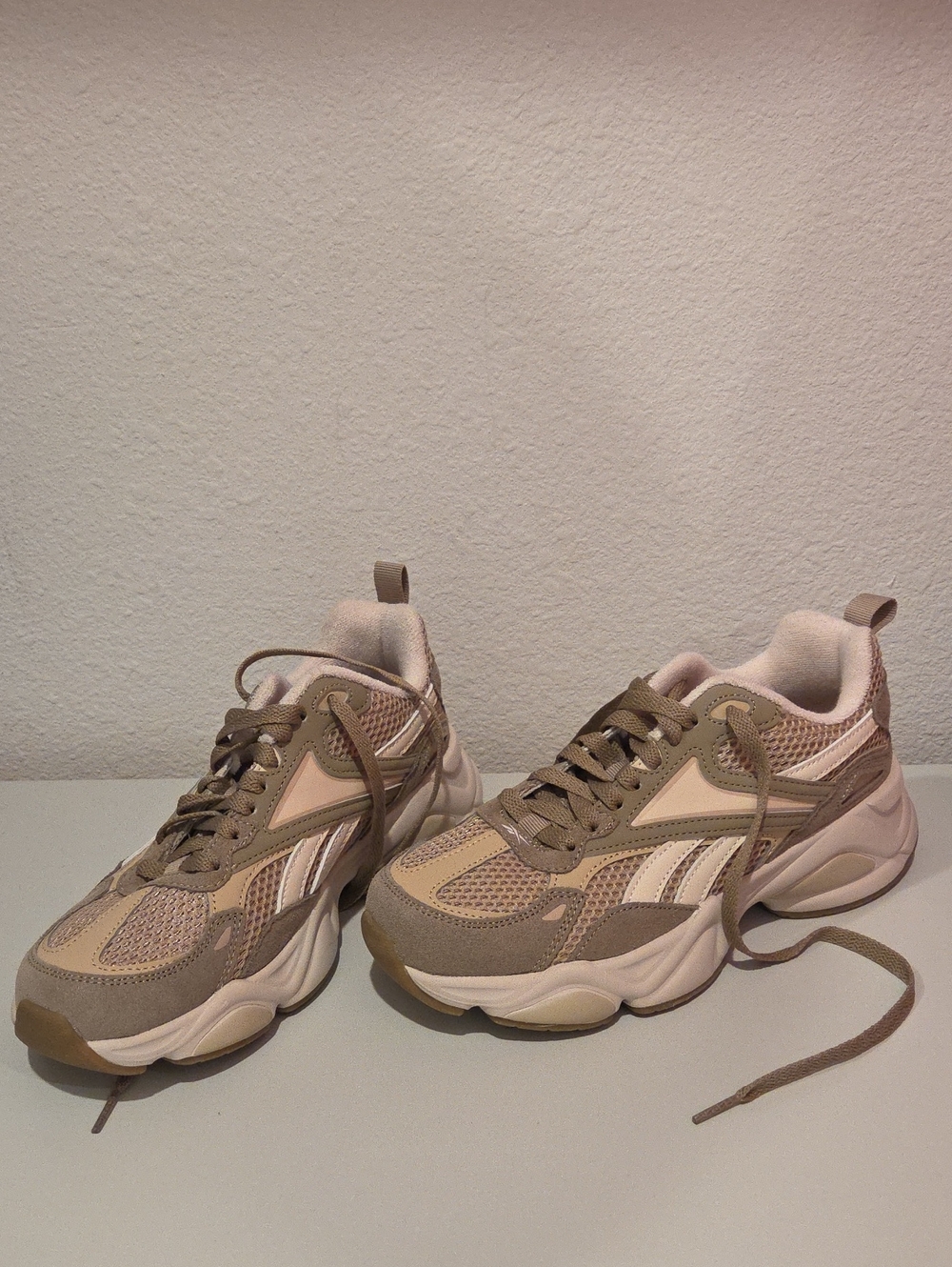 Reebok Women's Taupe and Beige Chunky Sneakers NWOT